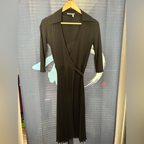 NWOT Classy Tristan & Iseut Black Wrap Dress XS - Picture 1 of 8